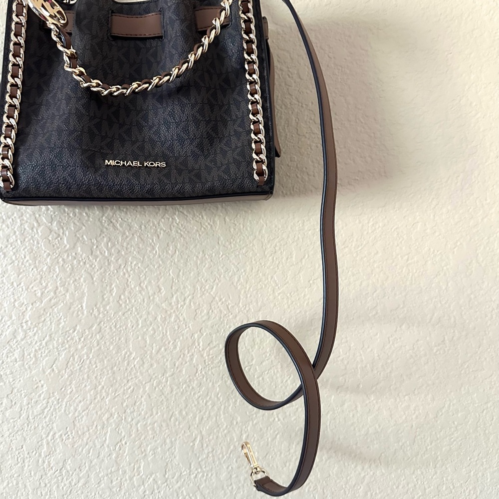 Micheal Kors Mina small signature logo crossbody. - Picture 6 of 6